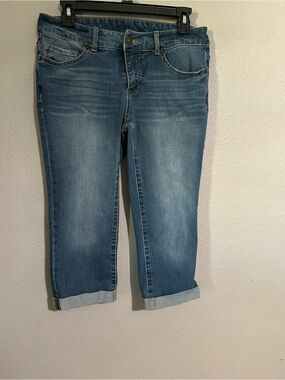 Time and Tru Medium Blue Cropped Roll-Cuff Capris